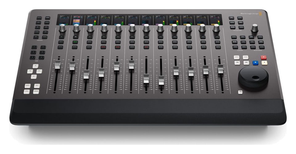 Blackmagic Design Fairlight Desktop Console – Dvanaest potpuno opremljenih kanala