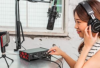 Podcasting s Tascam US-2x2HR