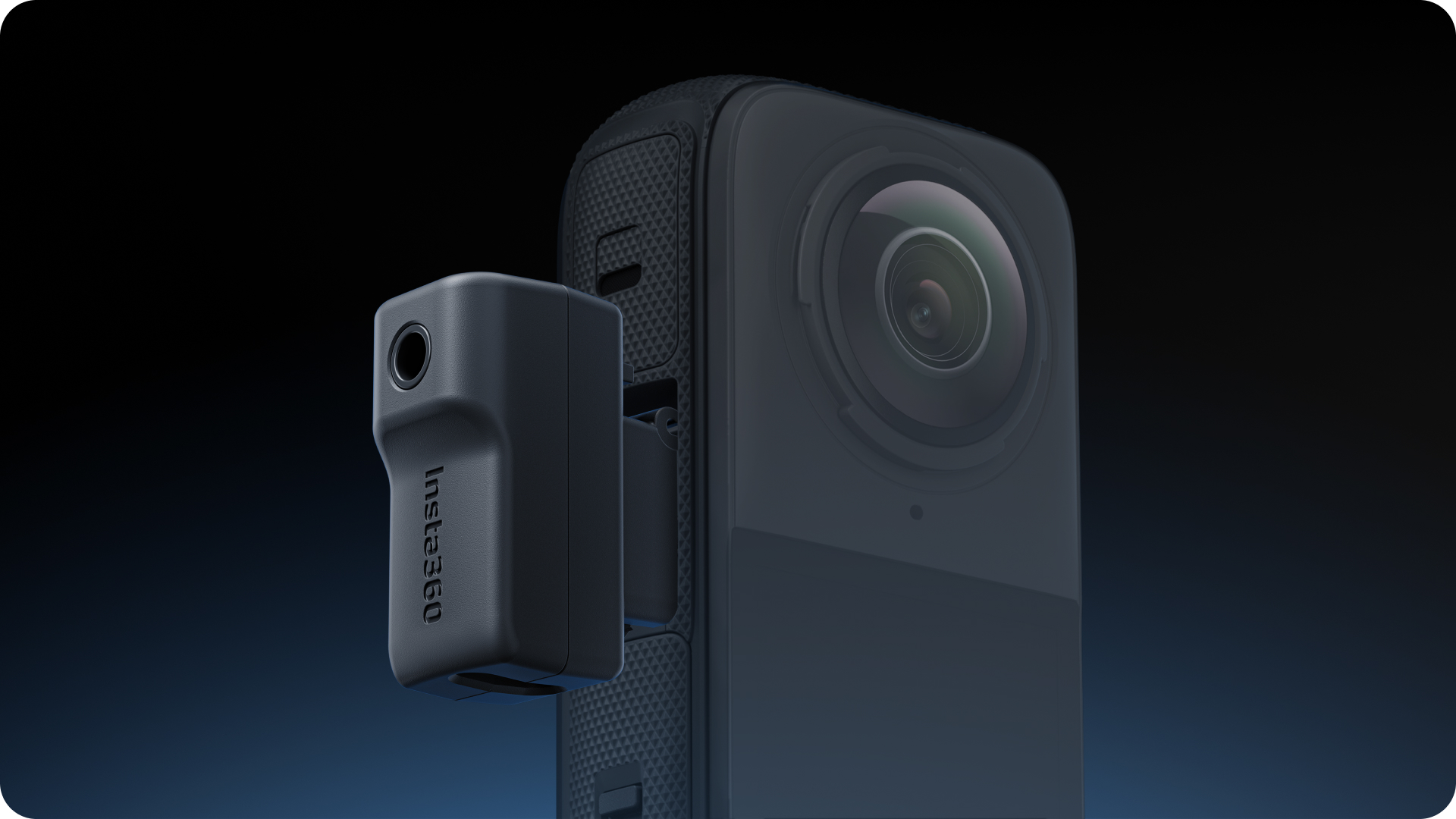 Insta360 X4 mikrofonski adapter installed on an Insta360 X4