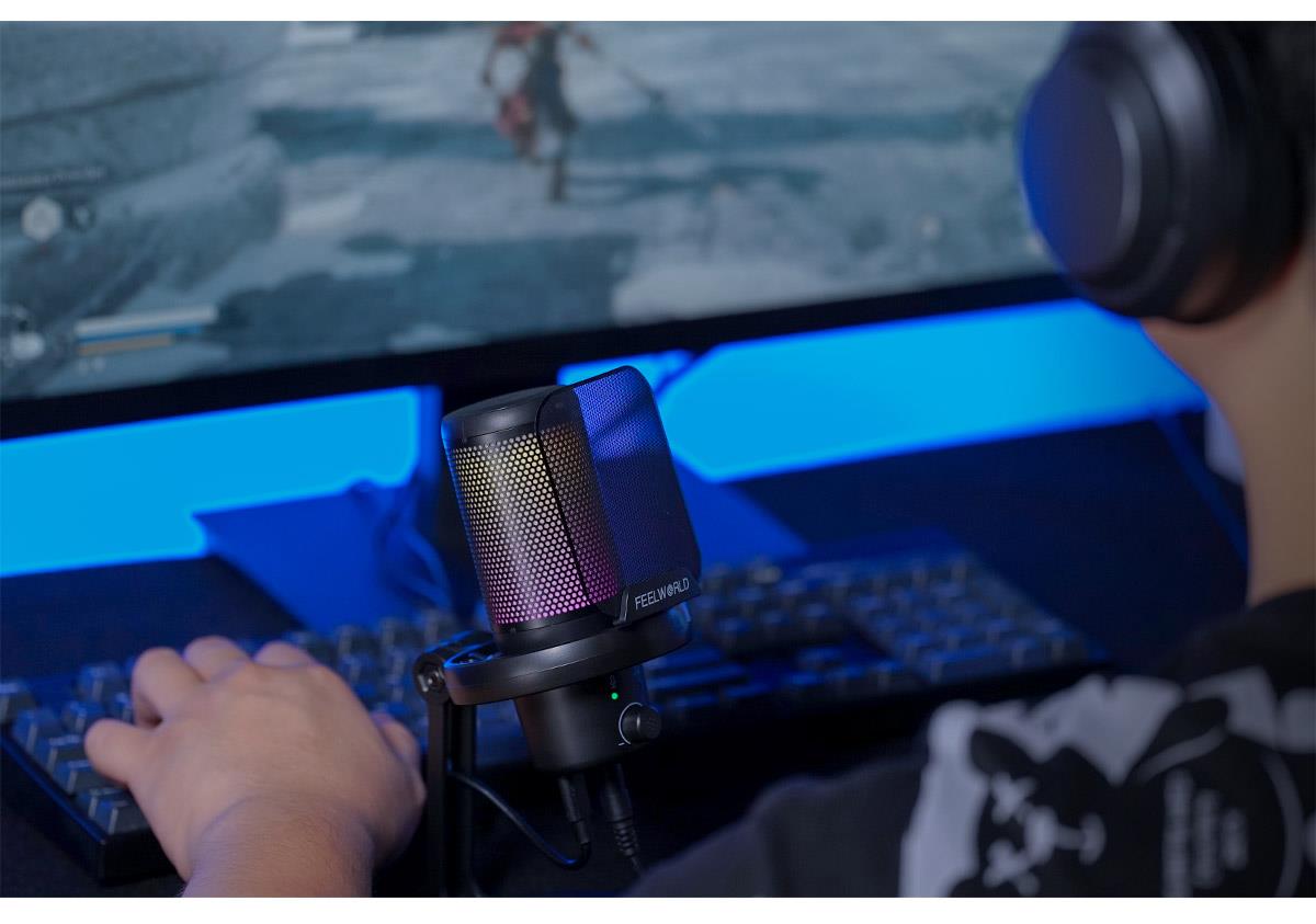 crni mikrofon za igranje