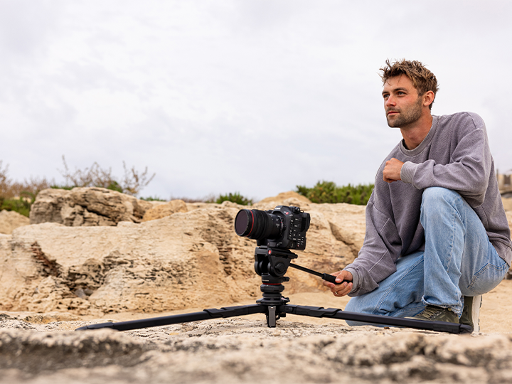 Karbonski hibridni stativ Manfrotto ONE MTONEC