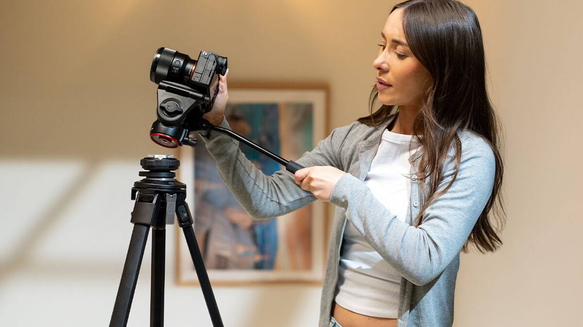 Karbonski hibridni stativ Manfrotto ONE MTONEC