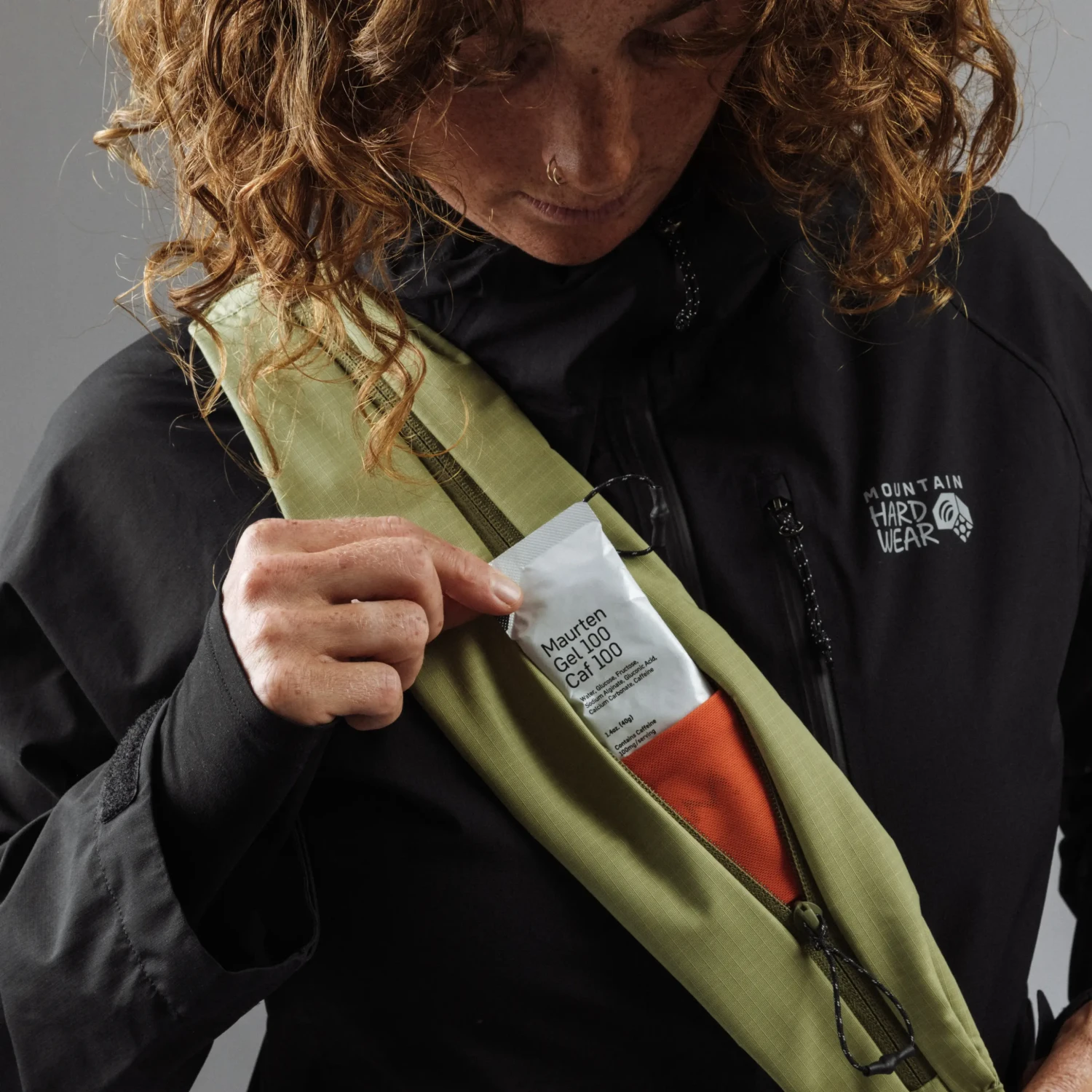 Moment Balance Sling 7L Moss v terénu