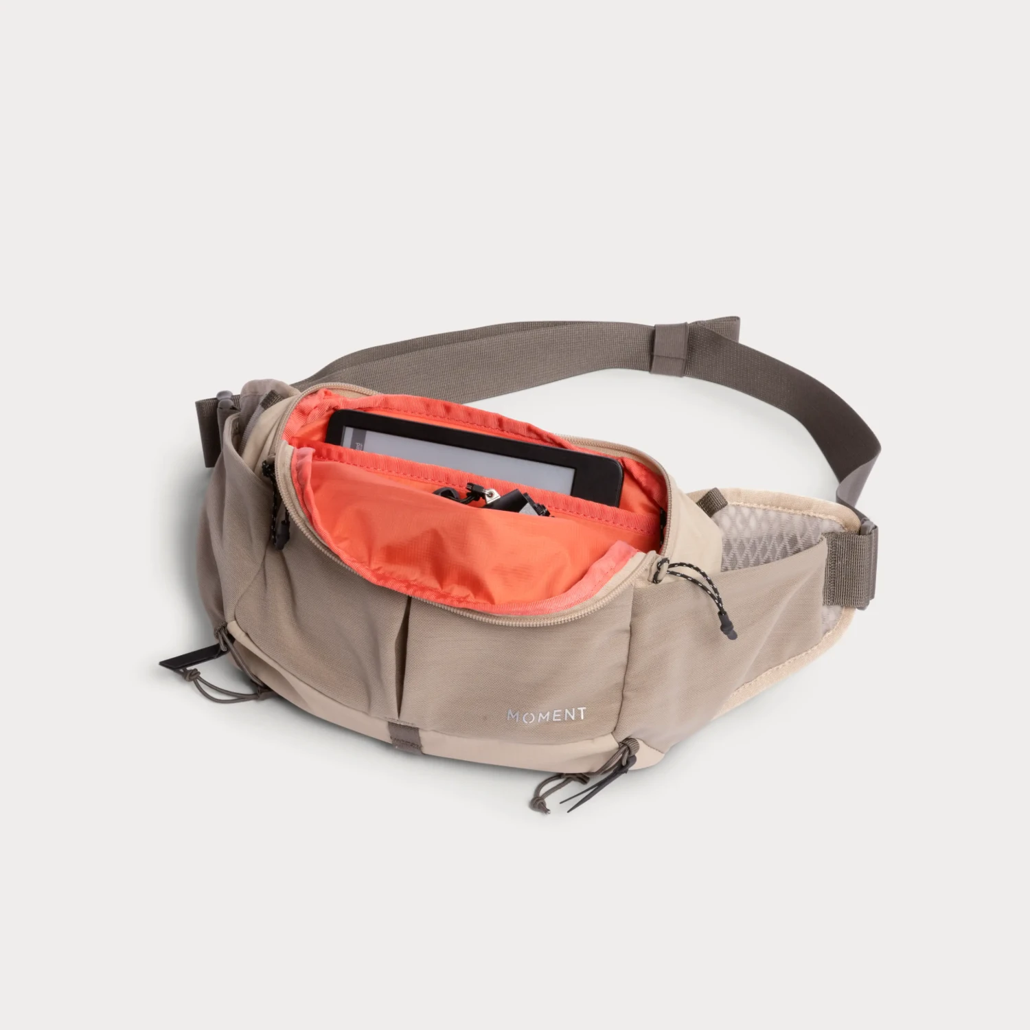 Vnitřní uspořádání Moment Slate Sling 4L Desert