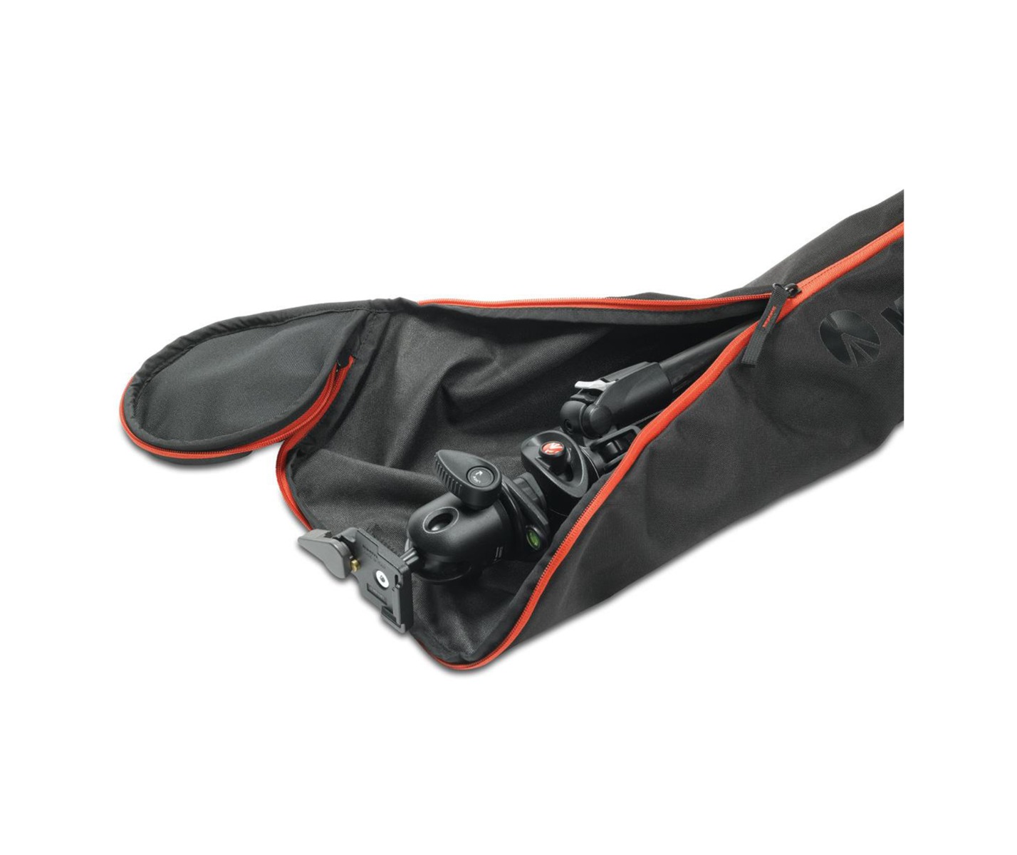 Unutrašnjost torbe Manfrotto MBAG80N sa stativom i glavom