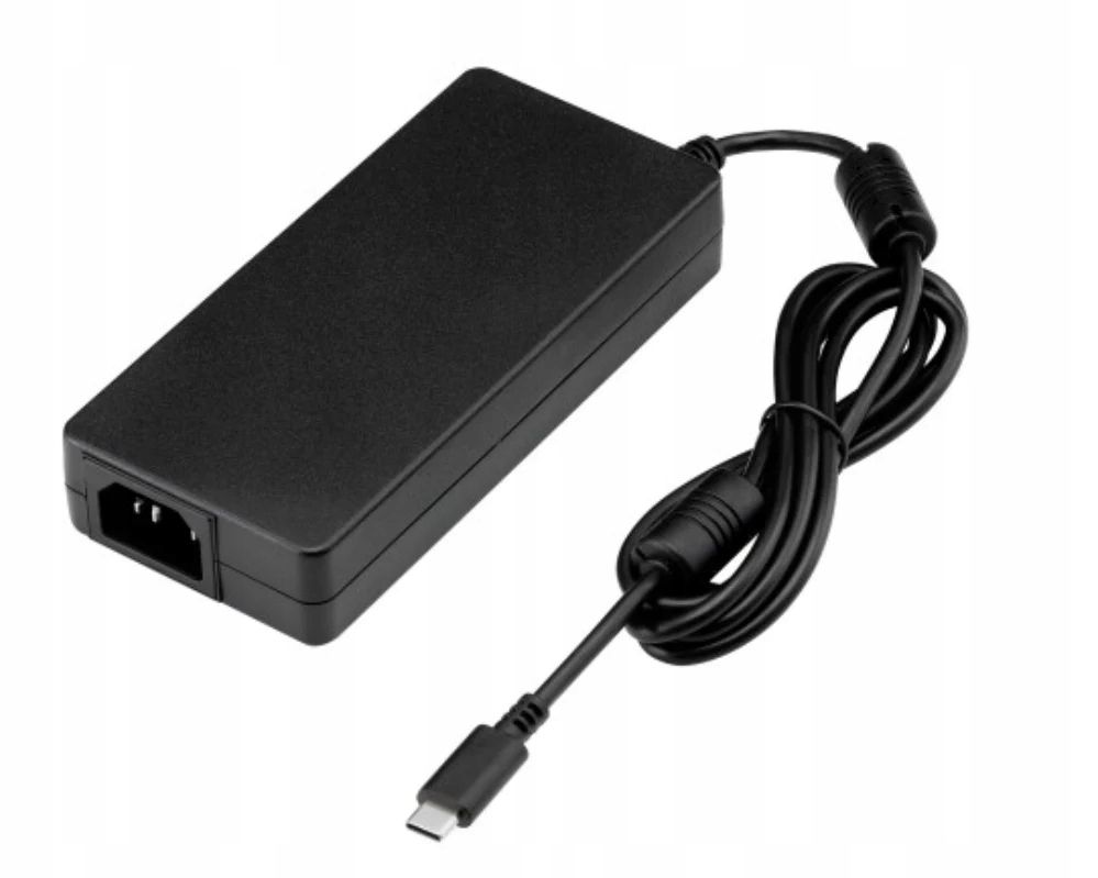 Detail adaptéru Ulanzi NT136-2000500D1 s USB-C kabelem