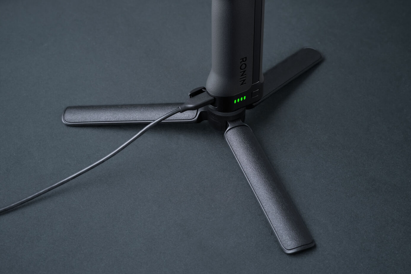 DJI RS 5 – Potpuno napunjen za 1 sat