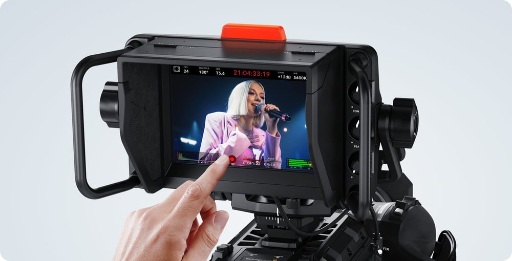Blackmagic Design URSA Cine Studio Viewfinder – Upravljanje dodirom i fizičkim elementima