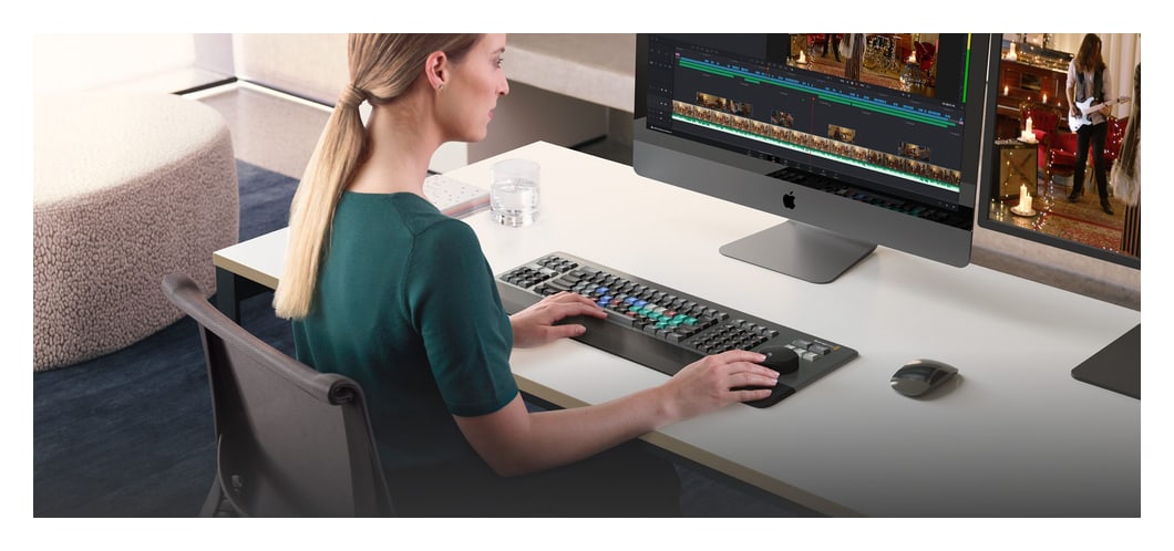 DaVinci Resolve Editor Keyboard – Obje ruke na montaži