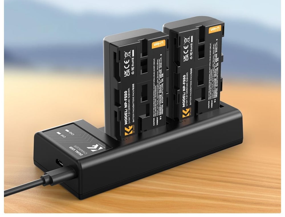 Dvije baterije od 2200 mAh