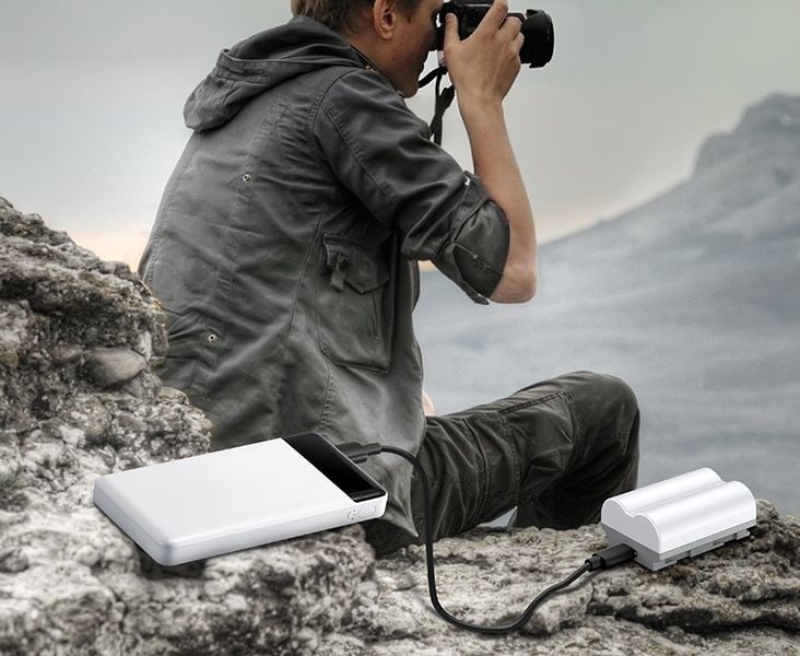 Dvije baterije od 2400 mAh