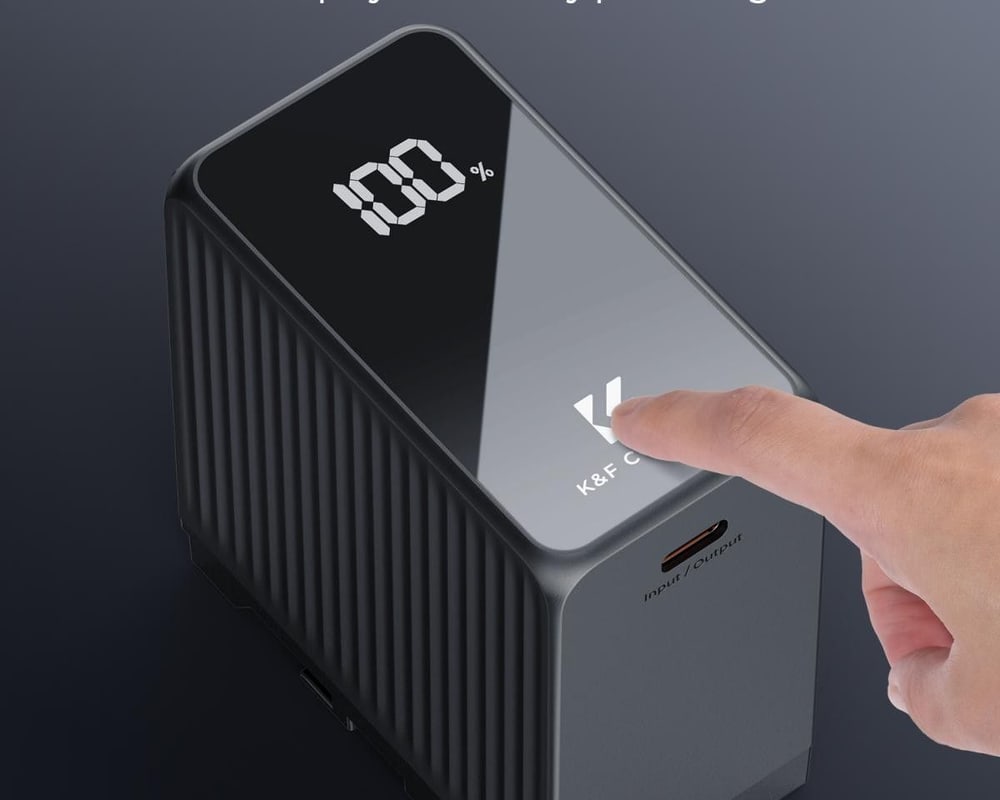 OLED zaslon na dodir i USB-C