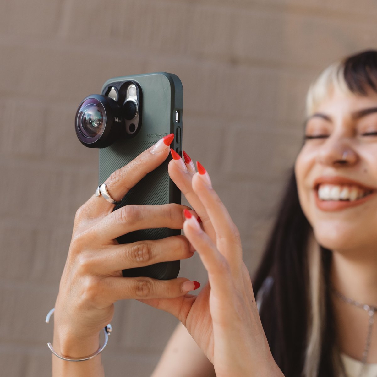 Moment Fisheye 14mm (T-Series) – Akcija, selfiji, skejtanje