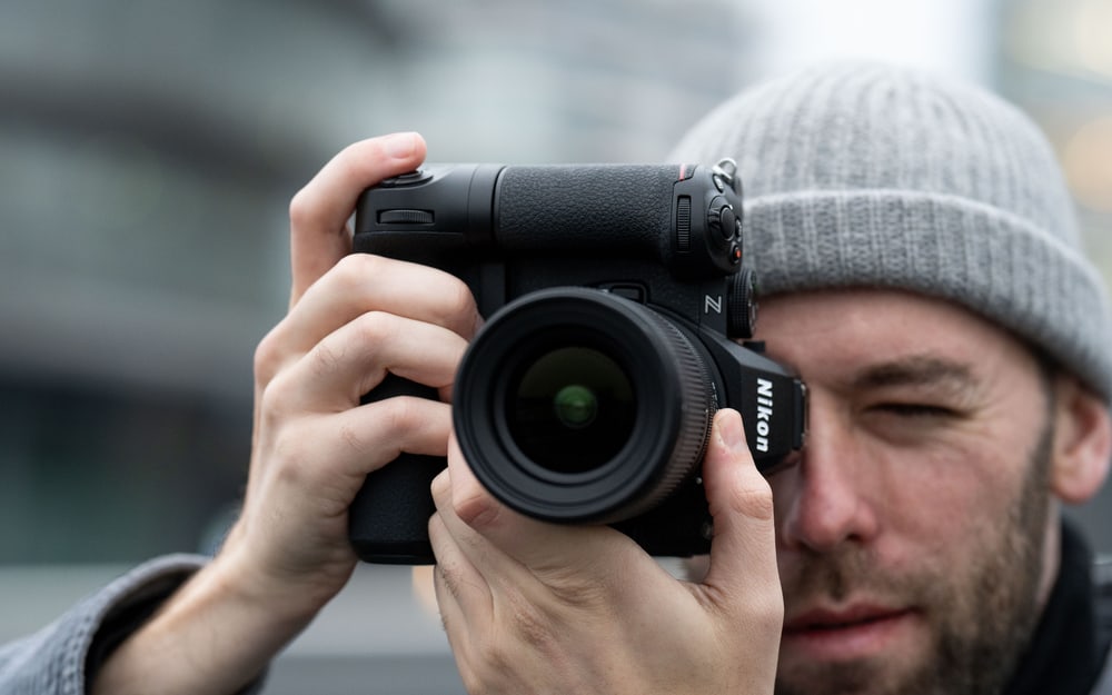 Kompaktni full-frame s profesionalnim funkcijama