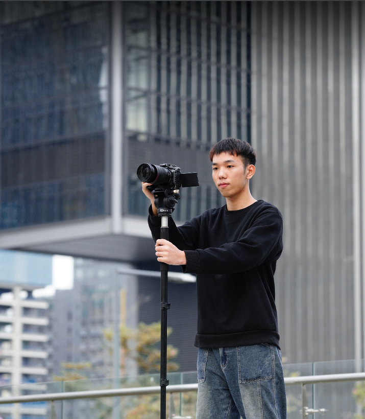 Skini jednu nogu, na nju postavi glavu — i stativ postaje monopod