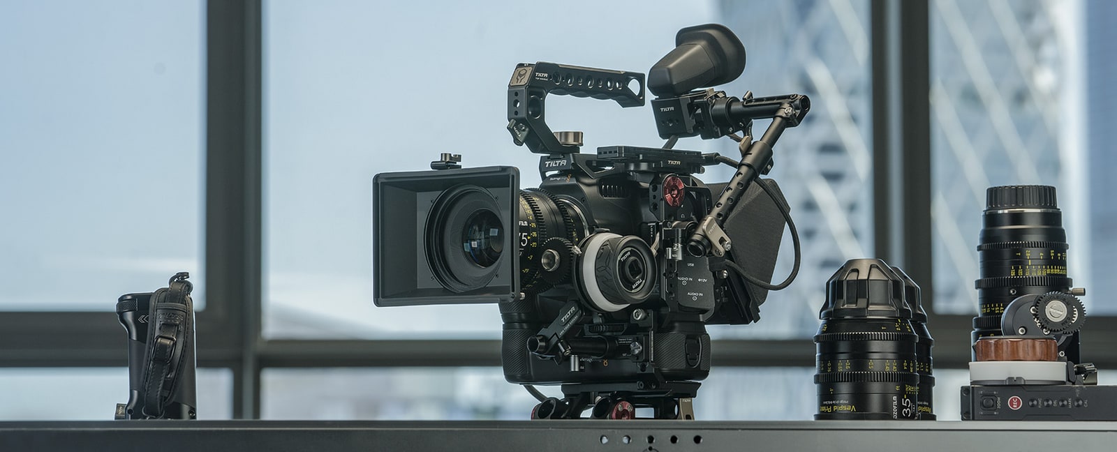 Tilta Basic Kit TA-T11-B-B kavez je za Blackmagic Pocket Cinema Camera 6K Pro i 6K G2 s osnovnim priborom
