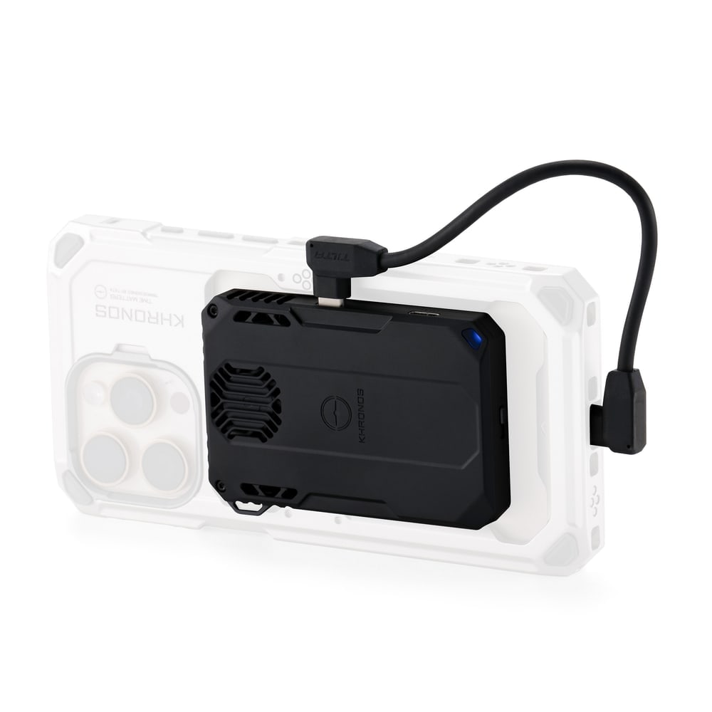 Magnetom na maskicu ili na goli telefon