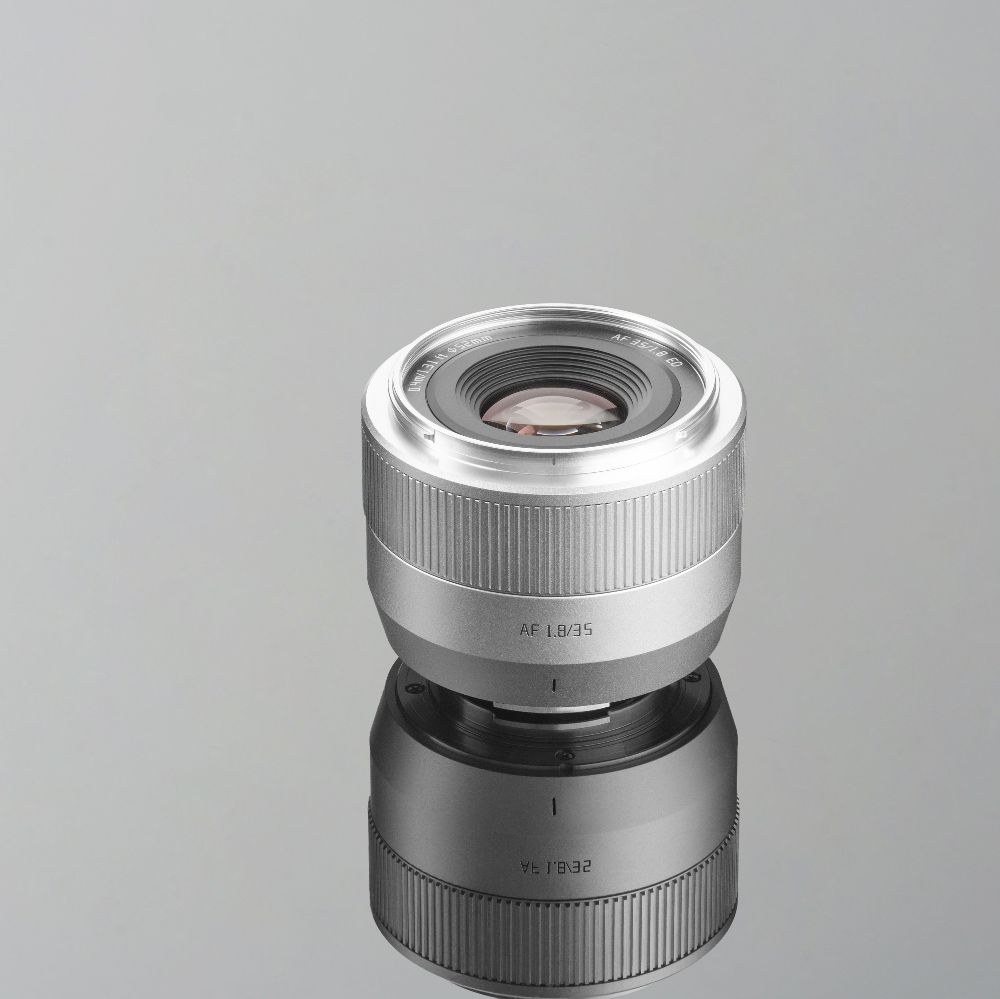 TTArtisan APS-C AF 35mm F1.8 II – Optika sa 10 elemenata u 7 grupa