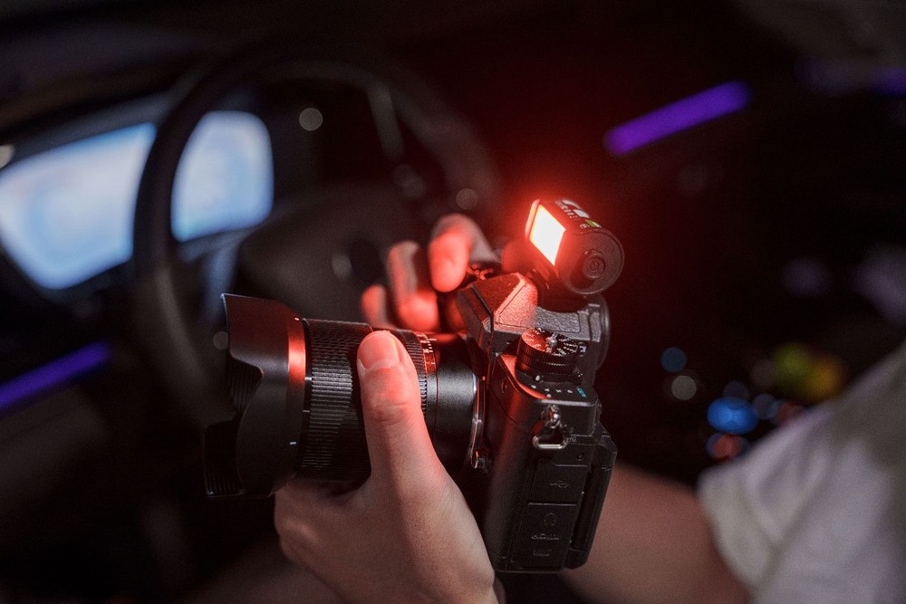 TTArtisan RGB Mini LED Light – Svjetlo u boji izravno na fotoaparatu