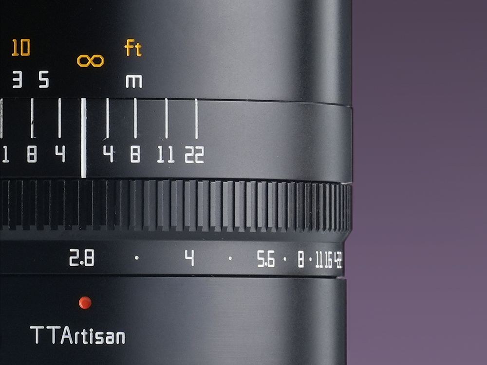 TTArtisan Macro 100mm F2.8 2x – Blenda s klikom i skala udaljenosti
