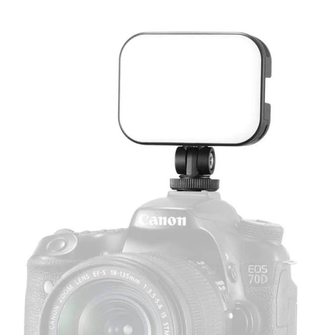 Ulanzi VIJIM VL100C kapesní LED světlo – Na kameře i na fotoaparátu